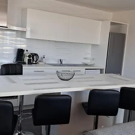 Panoramic 2br Center Free Parking Balcony Chambéry