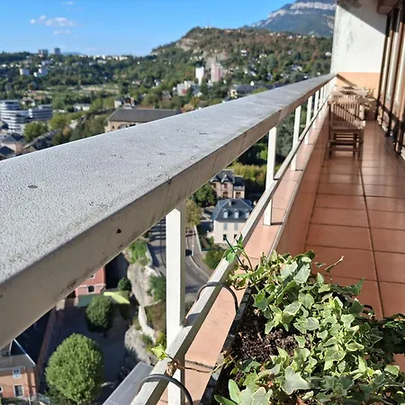Panoramic 2br Center Free Parking Balcony *