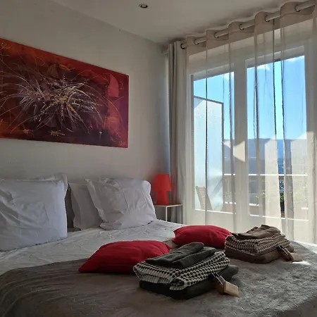 Panoramic 2br Center Free Parking Balcony * Chambéry